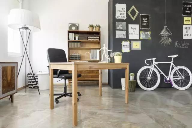 ������˹�R����䣬�o������cɫ��