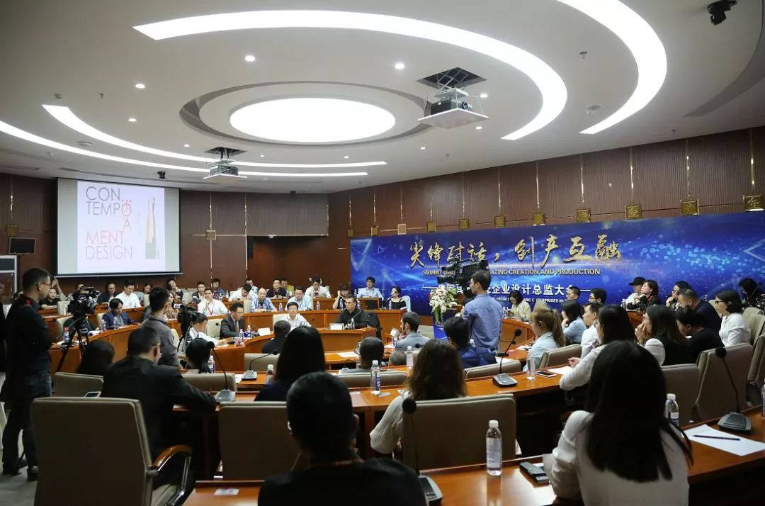 ��ɽ�մ��O(sh��)Ӌ��ľ�Ӣ��(li��n)���������_��һ�������h���x�ĕ�